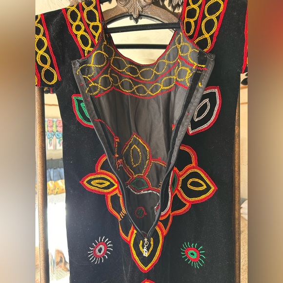 Vibrant Hand Embroidered Black Velvet Traditional Tonghu Dress - Picture 8 of 8